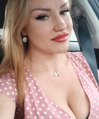 Я создана для того, чтобы твои самые сокровенные фантазии сбылись. Мои услуги позволят тебе окунуться в мир наслаждения и раскрепощения. Обладая опытом и креативным подходом, я готова удовлетворить любые твои пожелания. Отзывы обо мне говорят сами за себя - мои клиенты получают незабываемые впечатления. Я жду тебя в своей уютной квартире в центре Москвы или сама с удовольствием приеду к тебе. Разрешите себе чувственное приключение со мной, и ты не пожалеешь. Фото 100% мои. Буду рада стать твоей ночной бабочкой 🦋 13625, 34 года